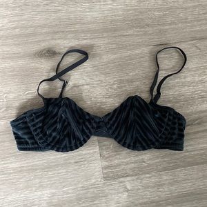 hollister bralette size xs